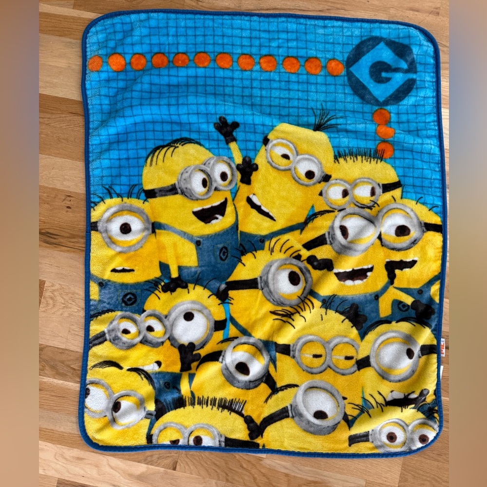 Despicable Me Minions Kids Blanket - Blue and Yellow